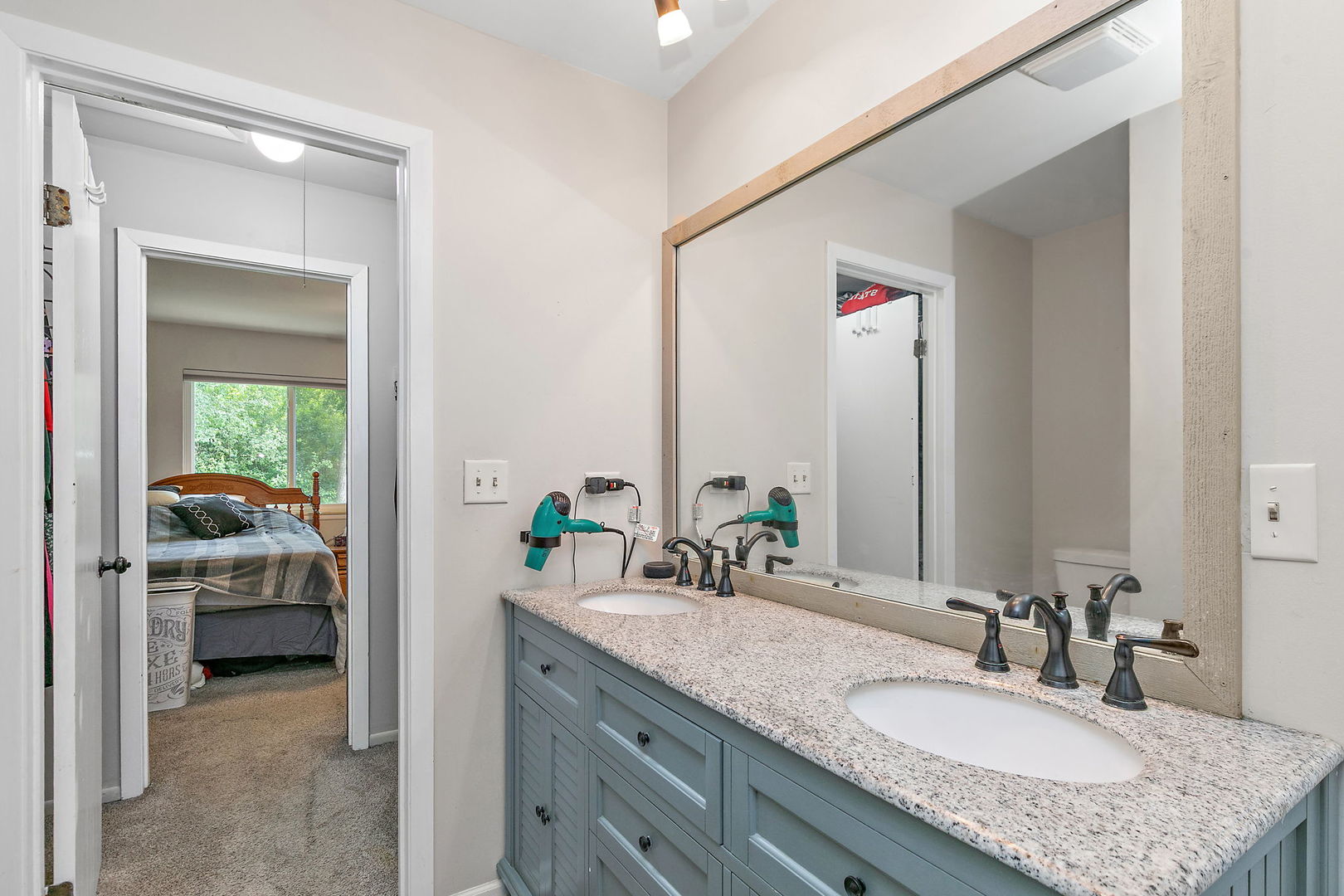 102 Pine Circle, Cary, IL 60013