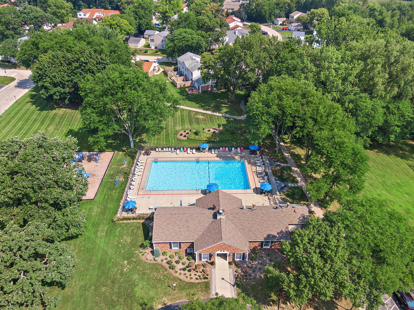 102 Pine Circle, Cary, IL 60013