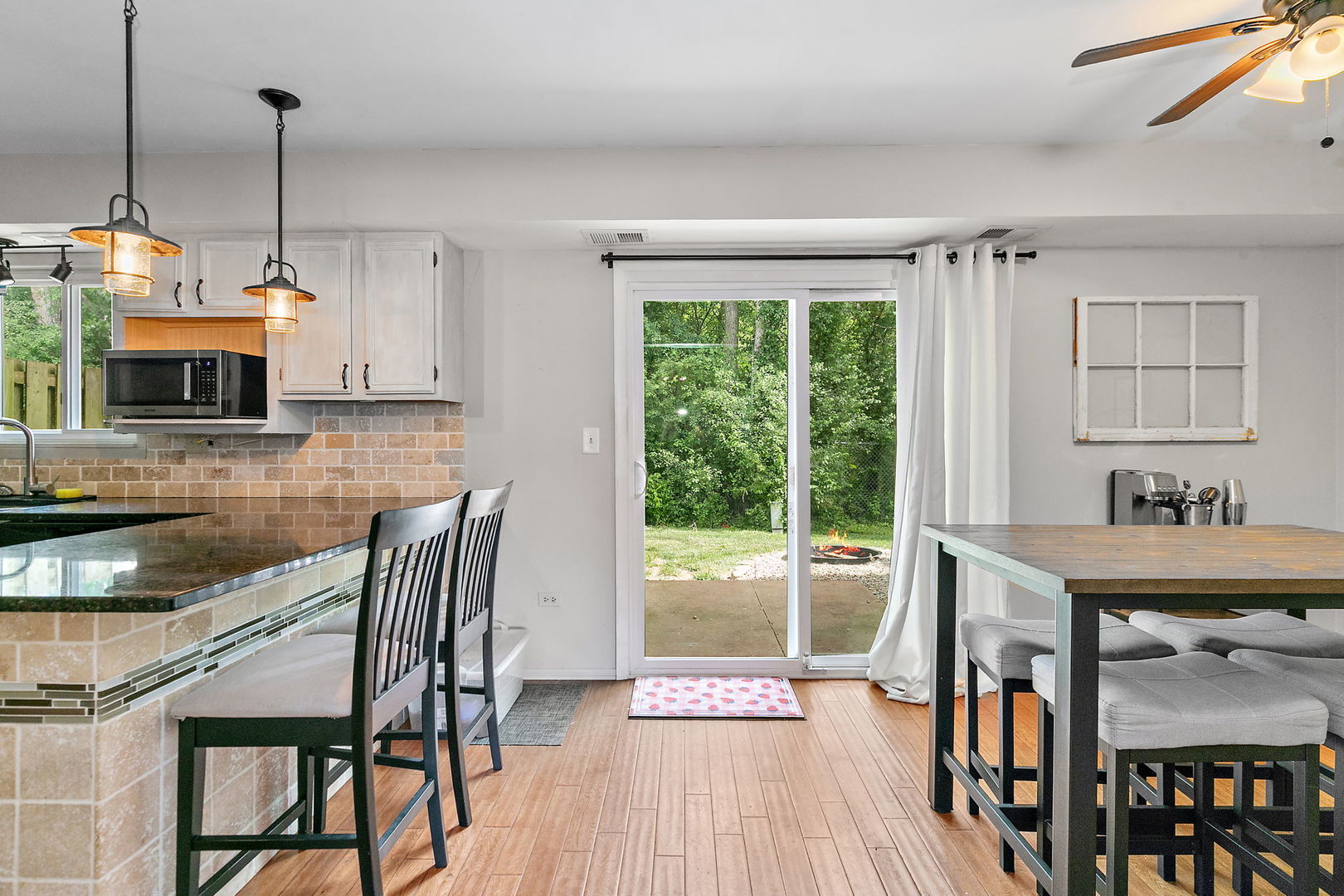 102 Pine Circle, Cary, IL 60013
