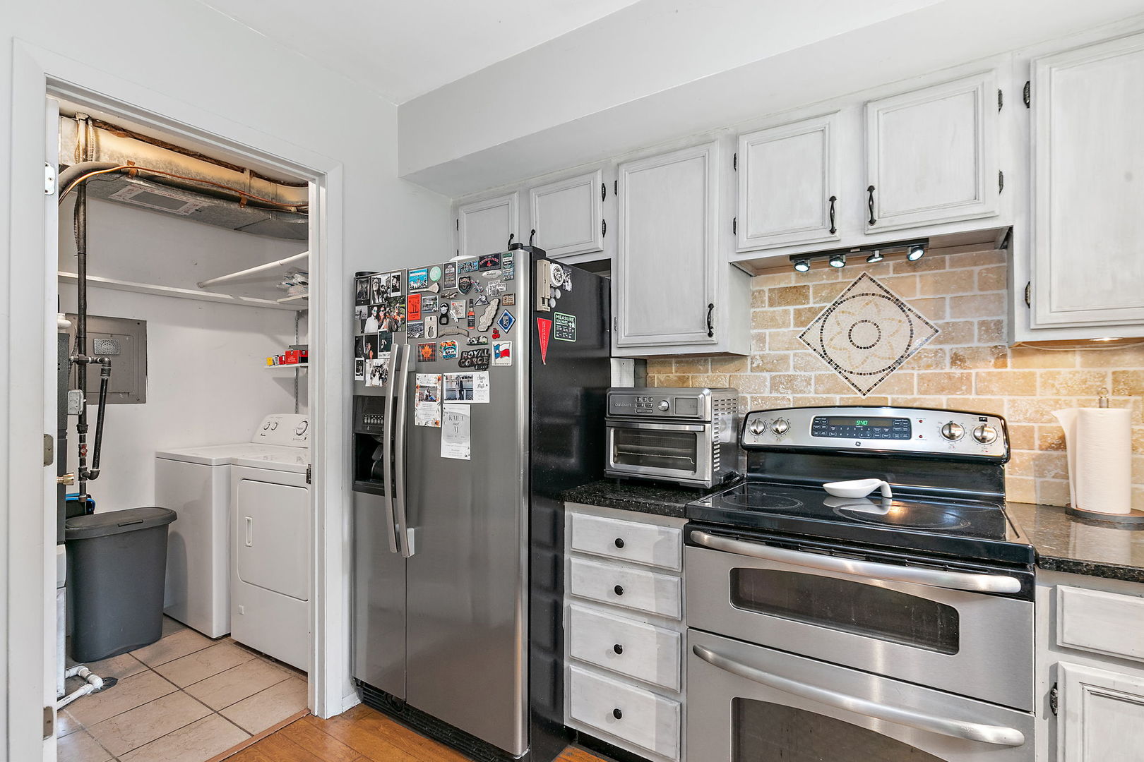 102 Pine Circle, Cary, IL 60013