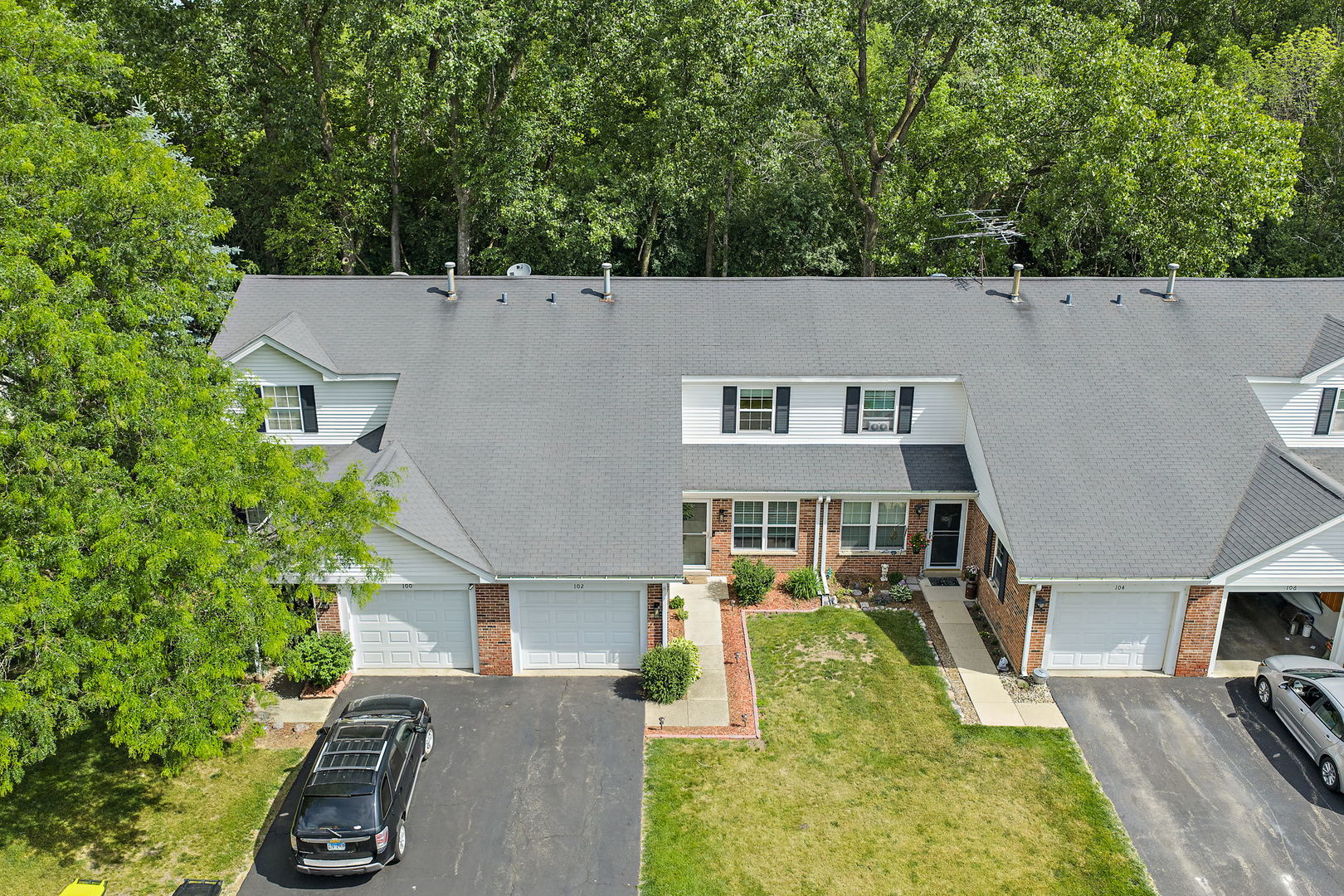 102 Pine Circle, Cary, IL 60013