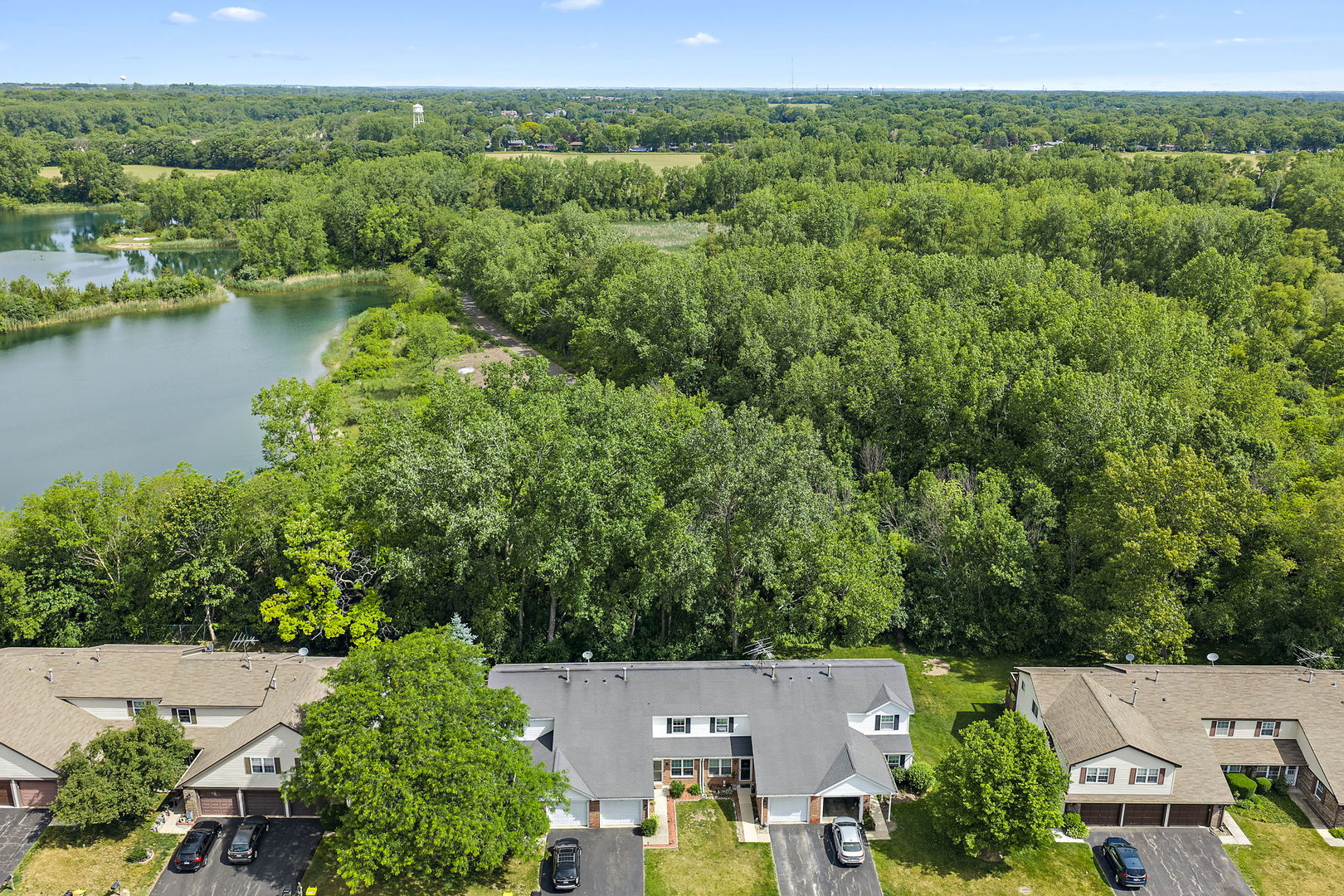 102 Pine Circle, Cary, IL 60013