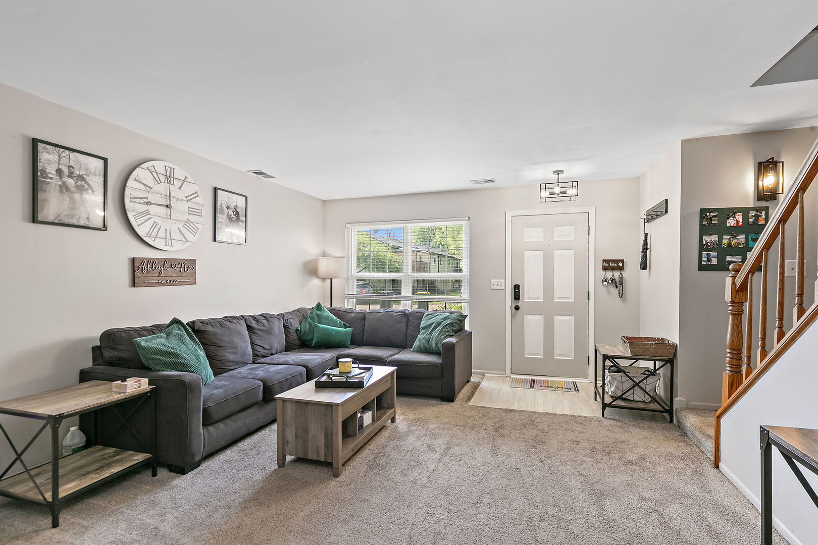 102 Pine Circle, Cary, IL 60013