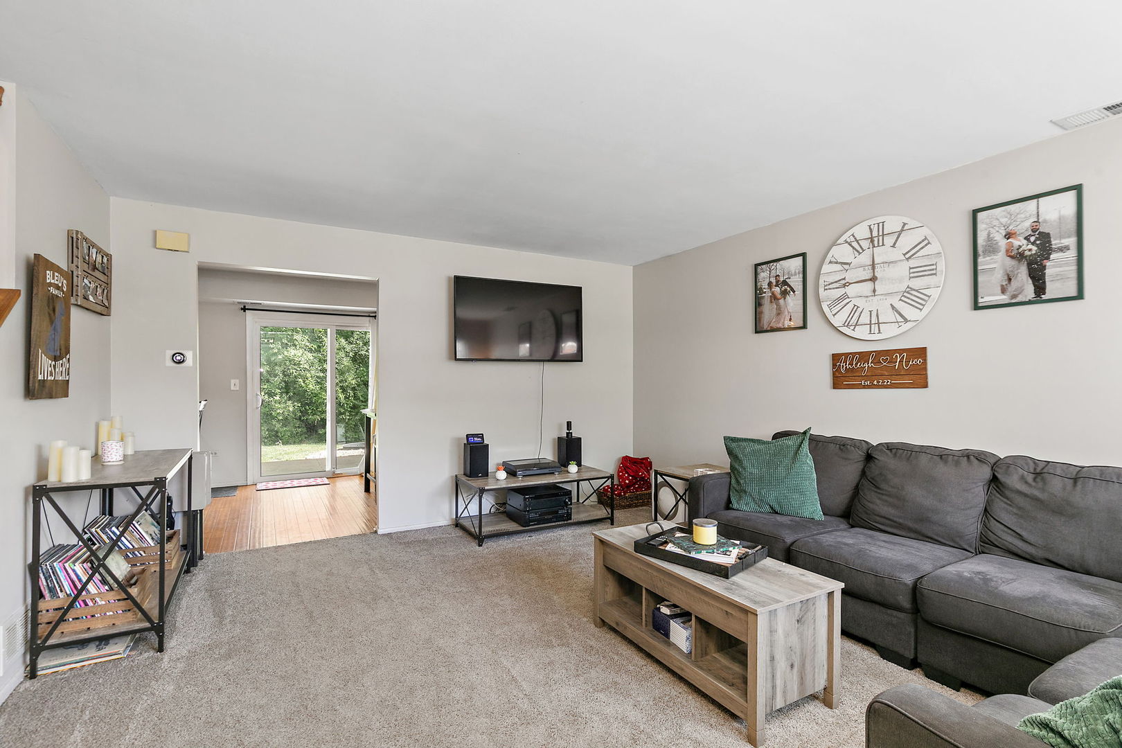 102 Pine Circle, Cary, IL 60013