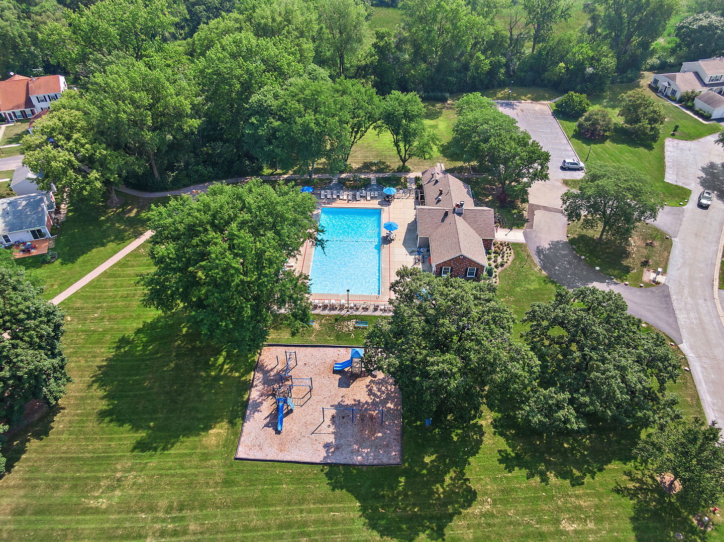 102 Pine Circle, Cary, IL 60013
