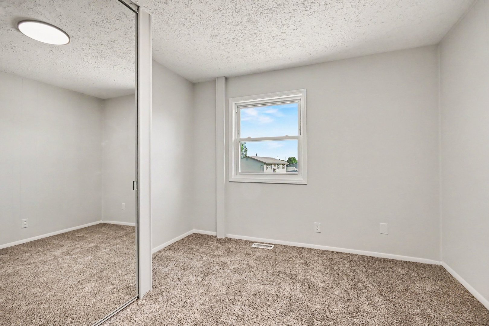 715 Evergreen Court, Romeoville, IL 60446
