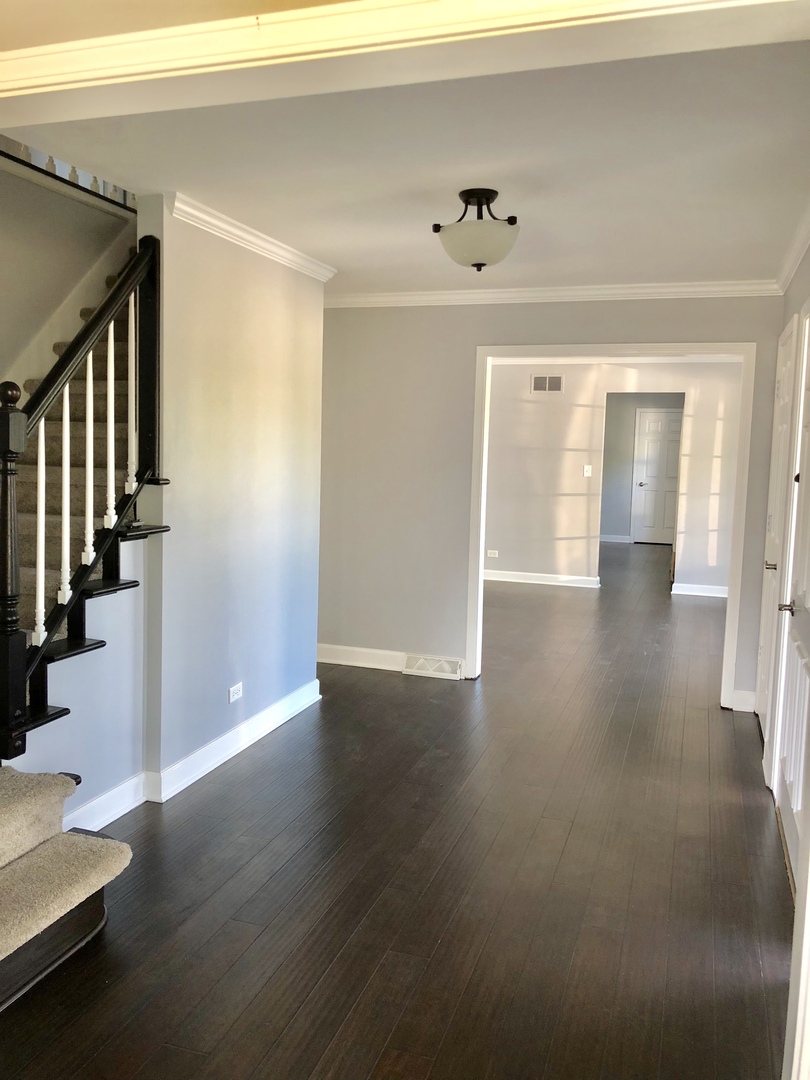 10S450 Windjammer Lane, Naperville, IL 60564
