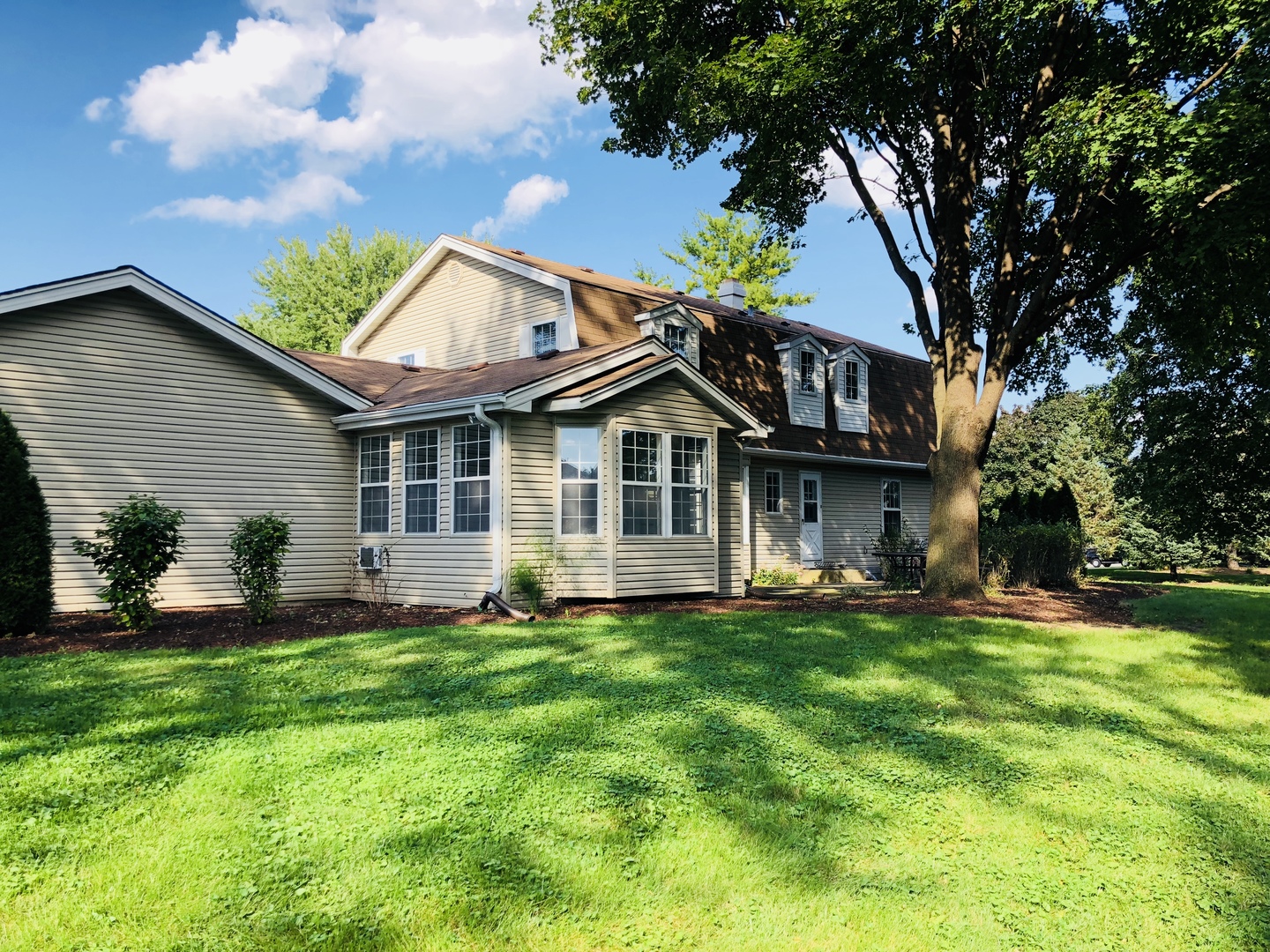 10S450 Windjammer Lane, Naperville, IL 60564