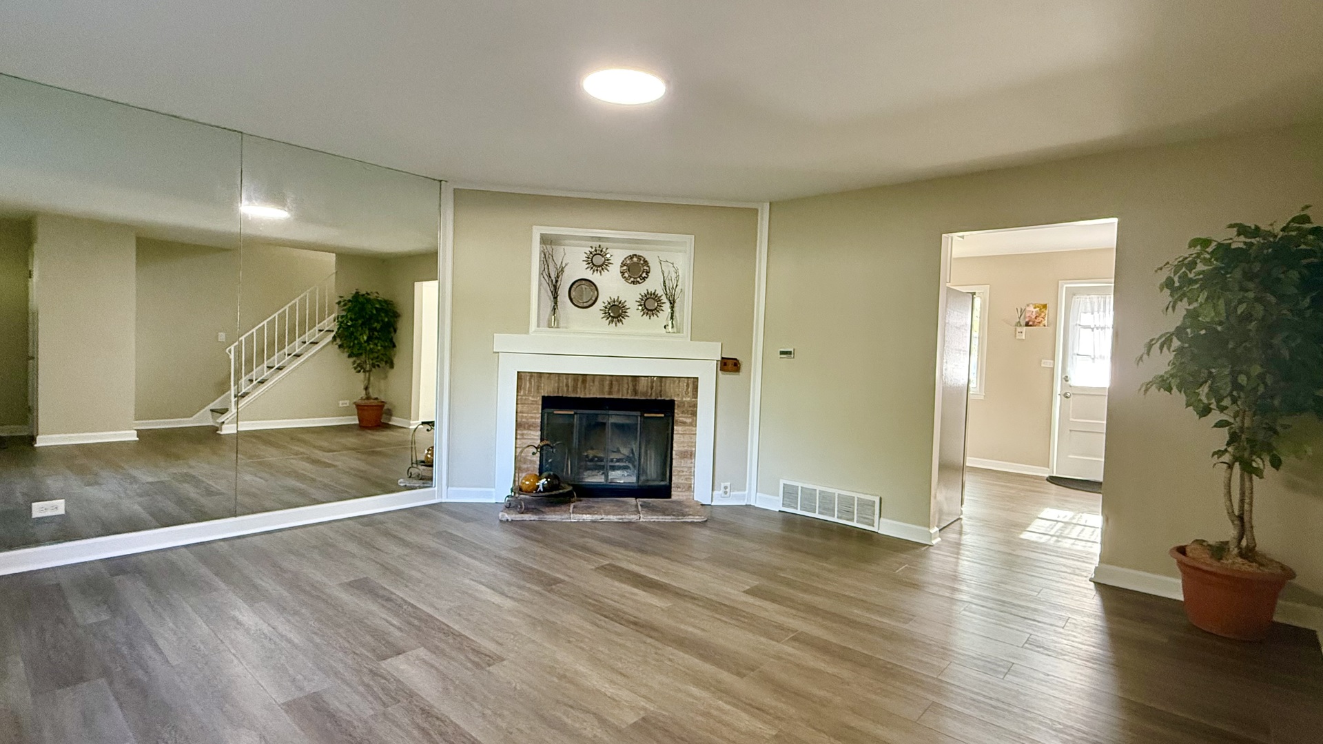 333 CHERRY VALLEY Road, Vernon Hills, IL 60061
