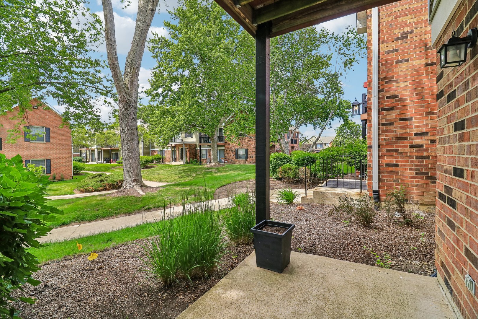 1336 McDowell Road #104, Naperville, IL 60563