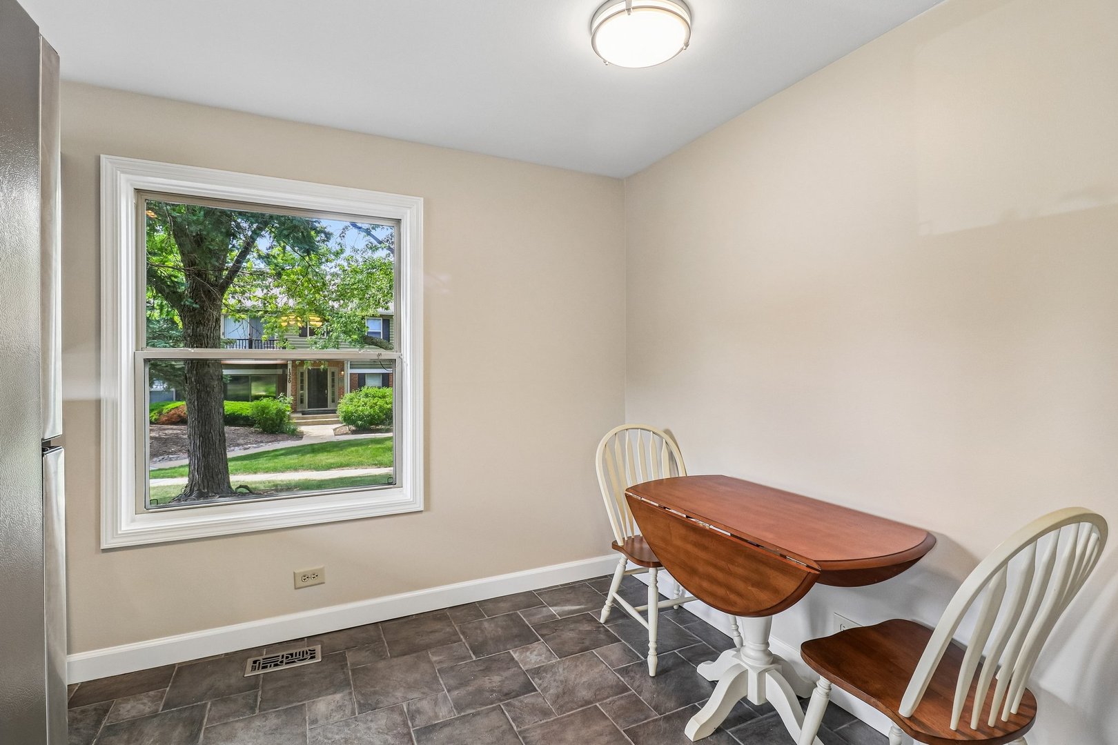 1336 McDowell Road #104, Naperville, IL 60563
