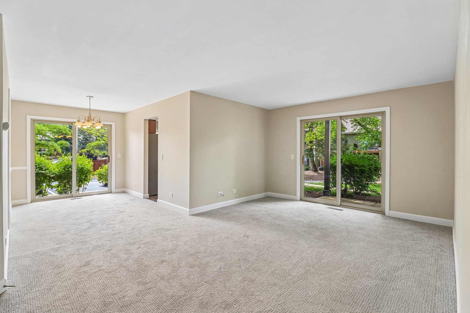 1336 McDowell Road #104, Naperville, IL 60563