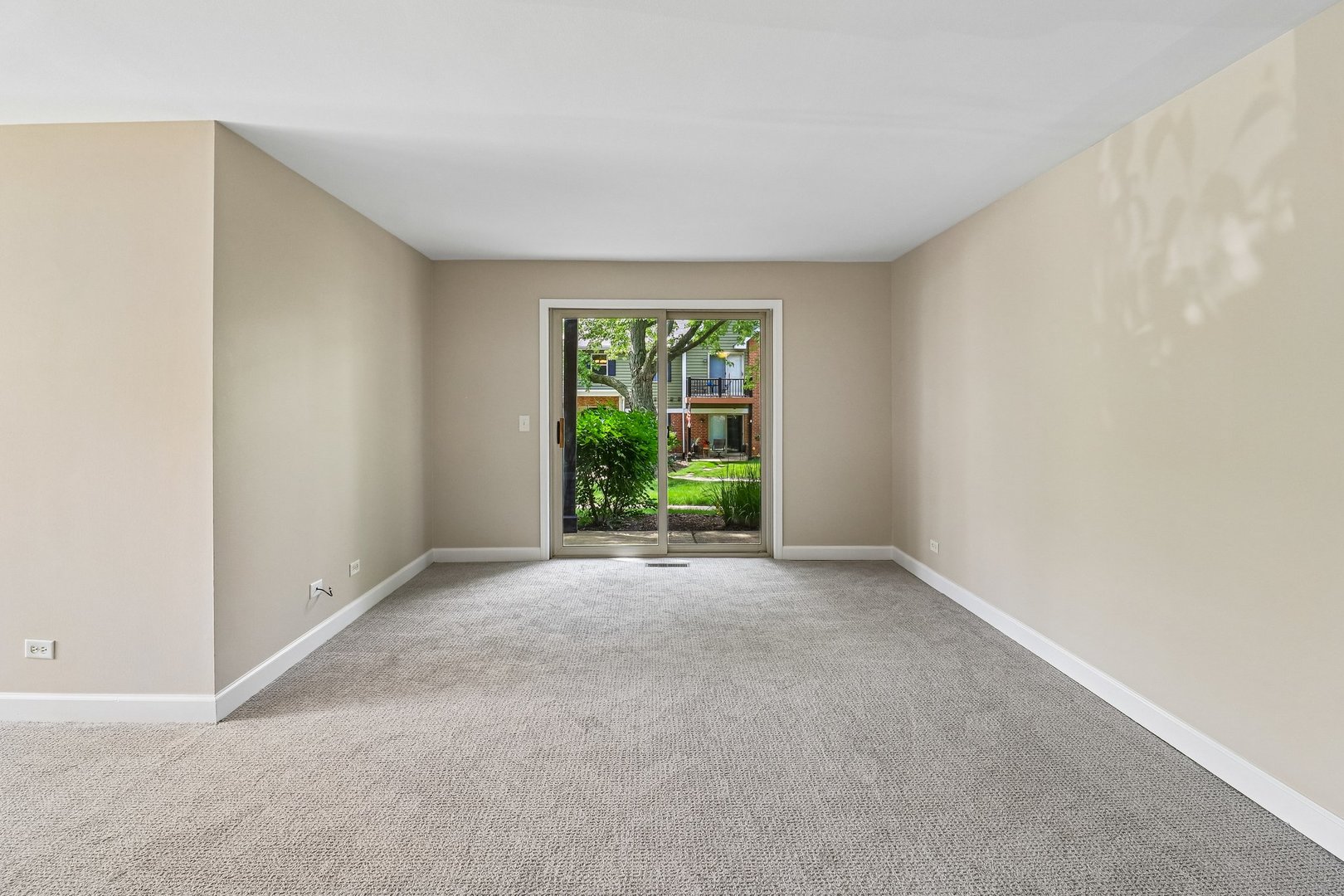 1336 McDowell Road #104, Naperville, IL 60563