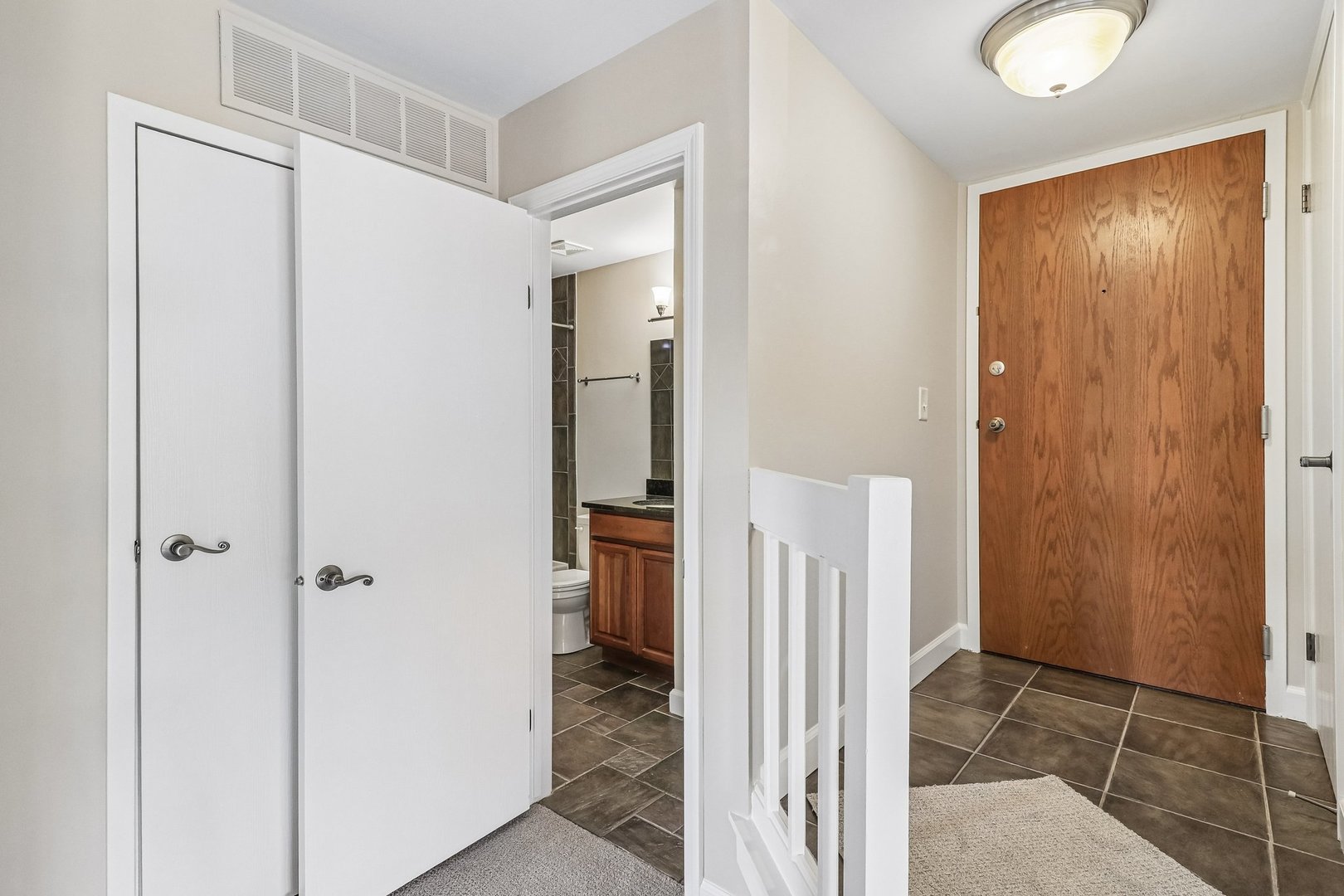 1336 McDowell Road #104, Naperville, IL 60563