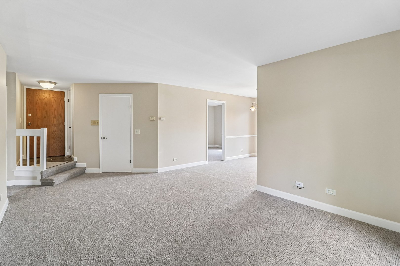 1336 McDowell Road #104, Naperville, IL 60563