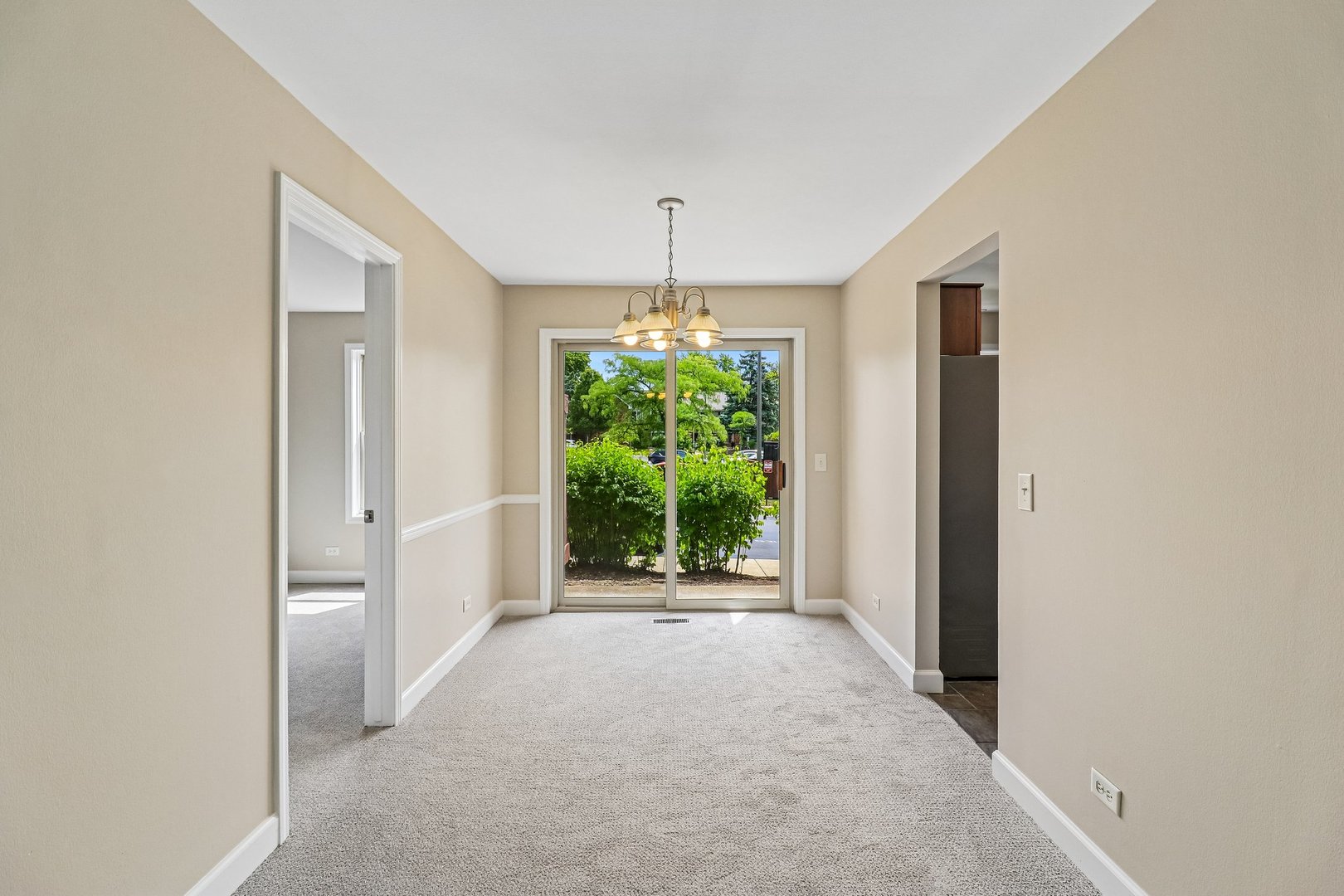 1336 McDowell Road #104, Naperville, IL 60563