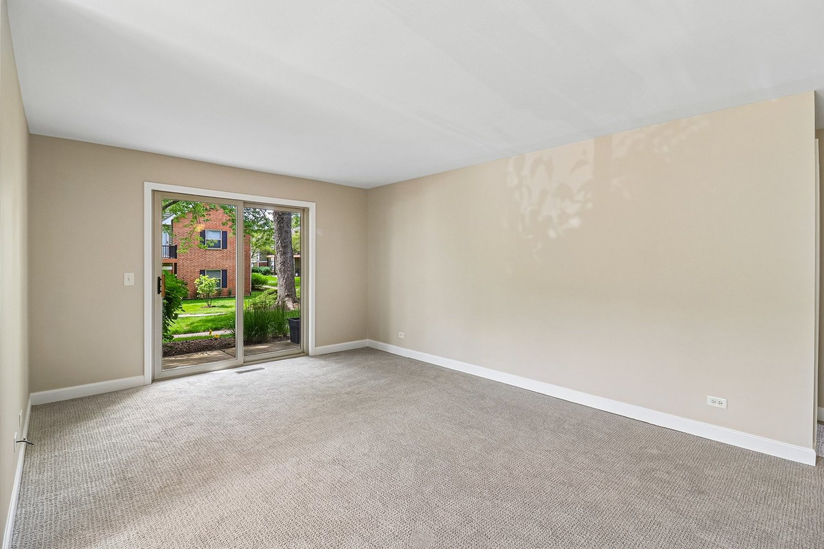 1336 McDowell Road #104, Naperville, IL 60563