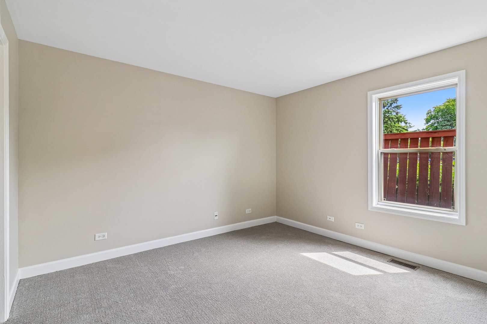 1336 McDowell Road #104, Naperville, IL 60563