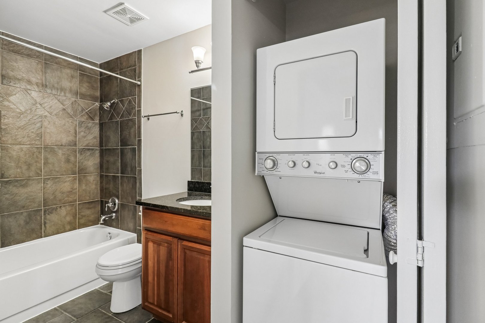 1336 McDowell Road #104, Naperville, IL 60563