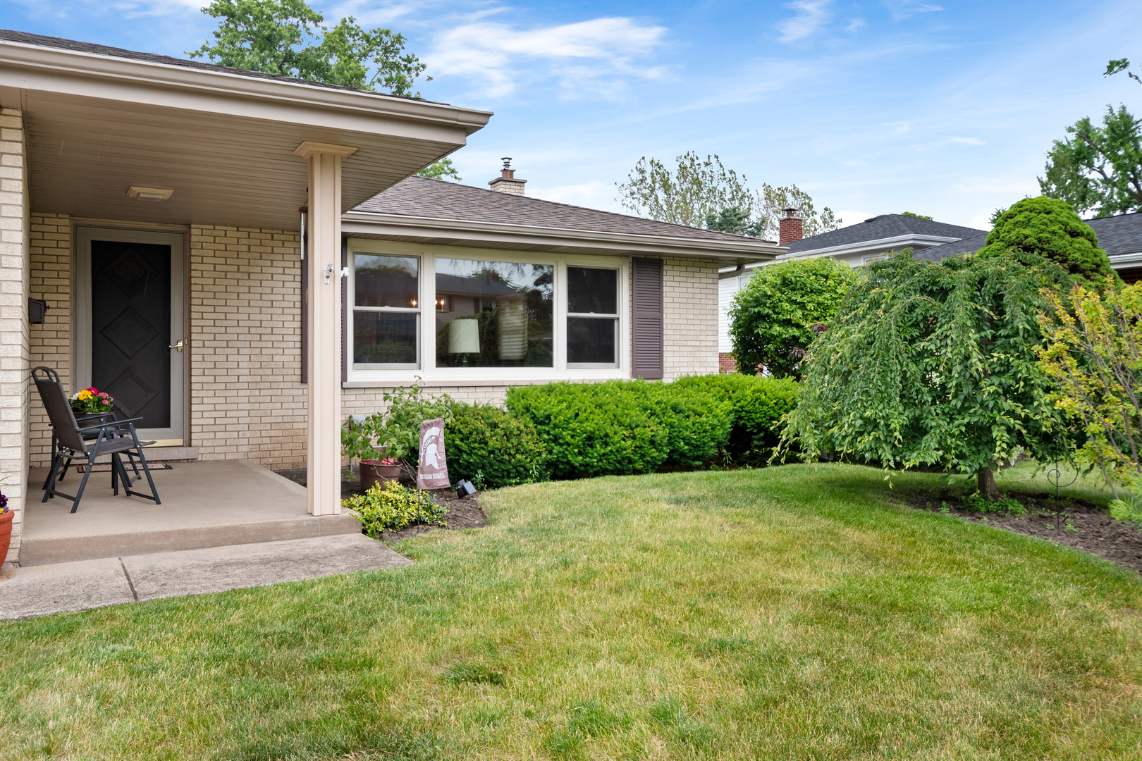 915 S See Gwun Avenue, Mount Prospect, IL 60056