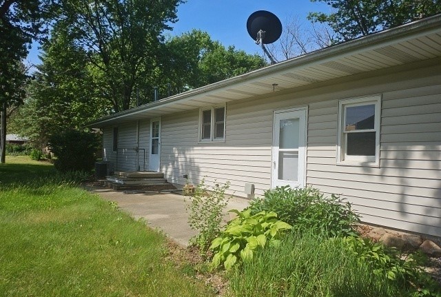 335 N Pine Street, Piper City, IL 60959
