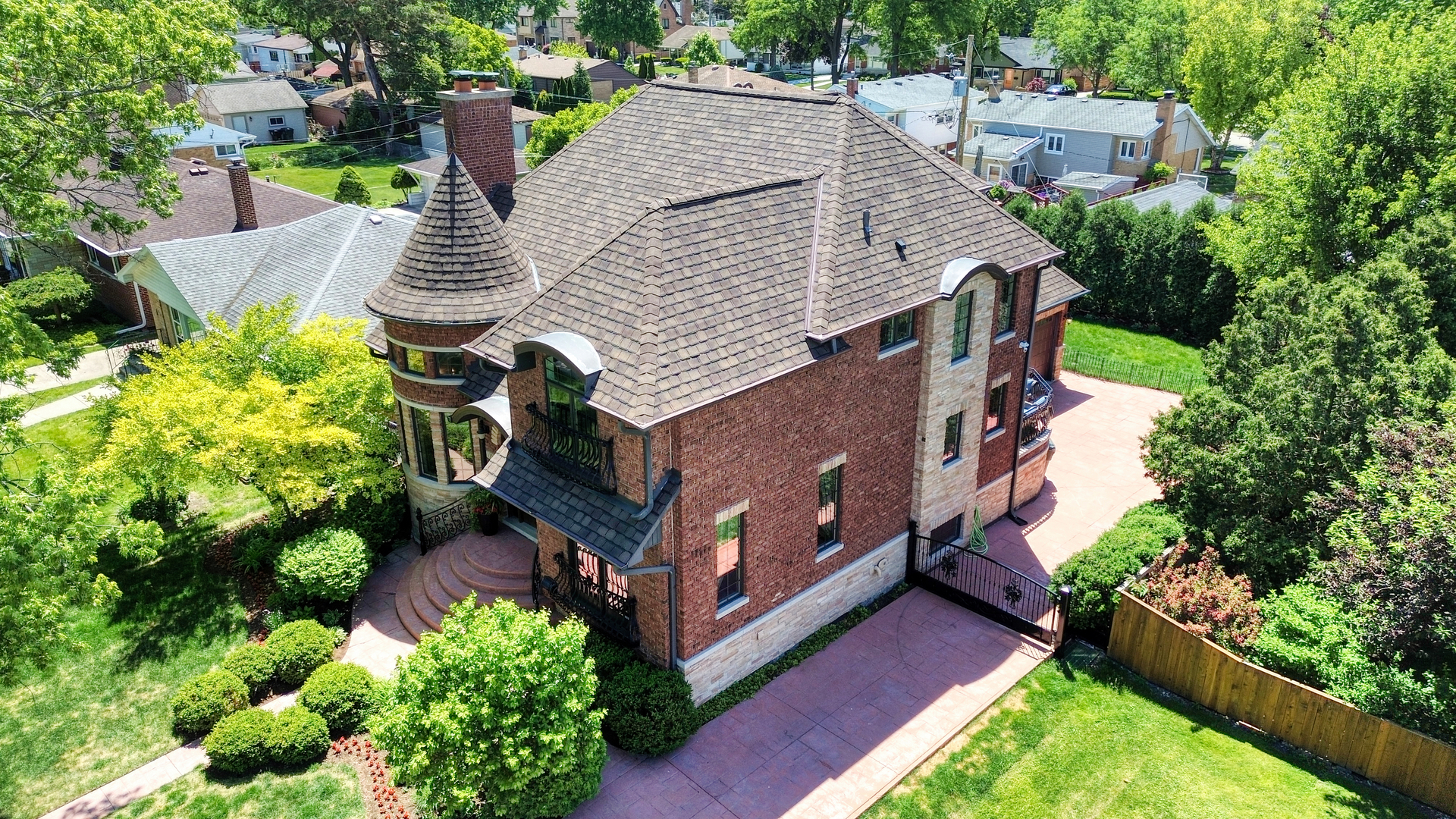 1321 Glenlake Avenue, Park Ridge, IL 60068