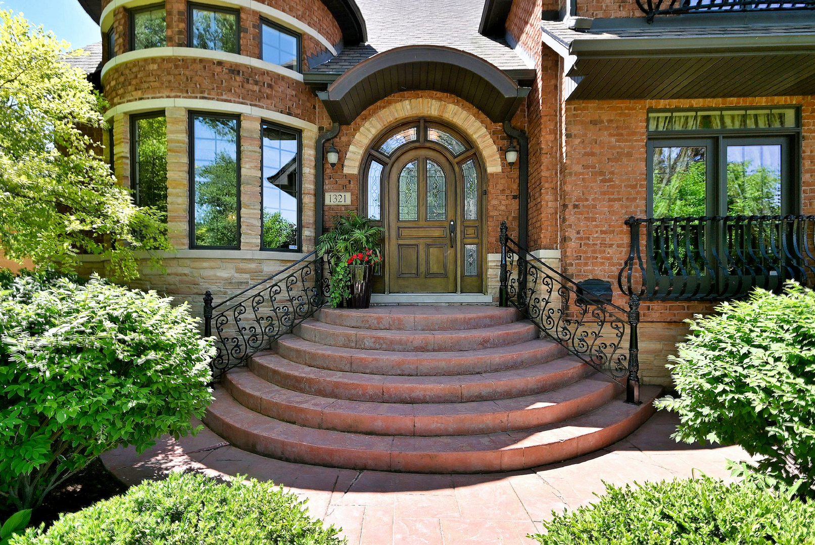 1321 Glenlake Avenue, Park Ridge, IL 60068