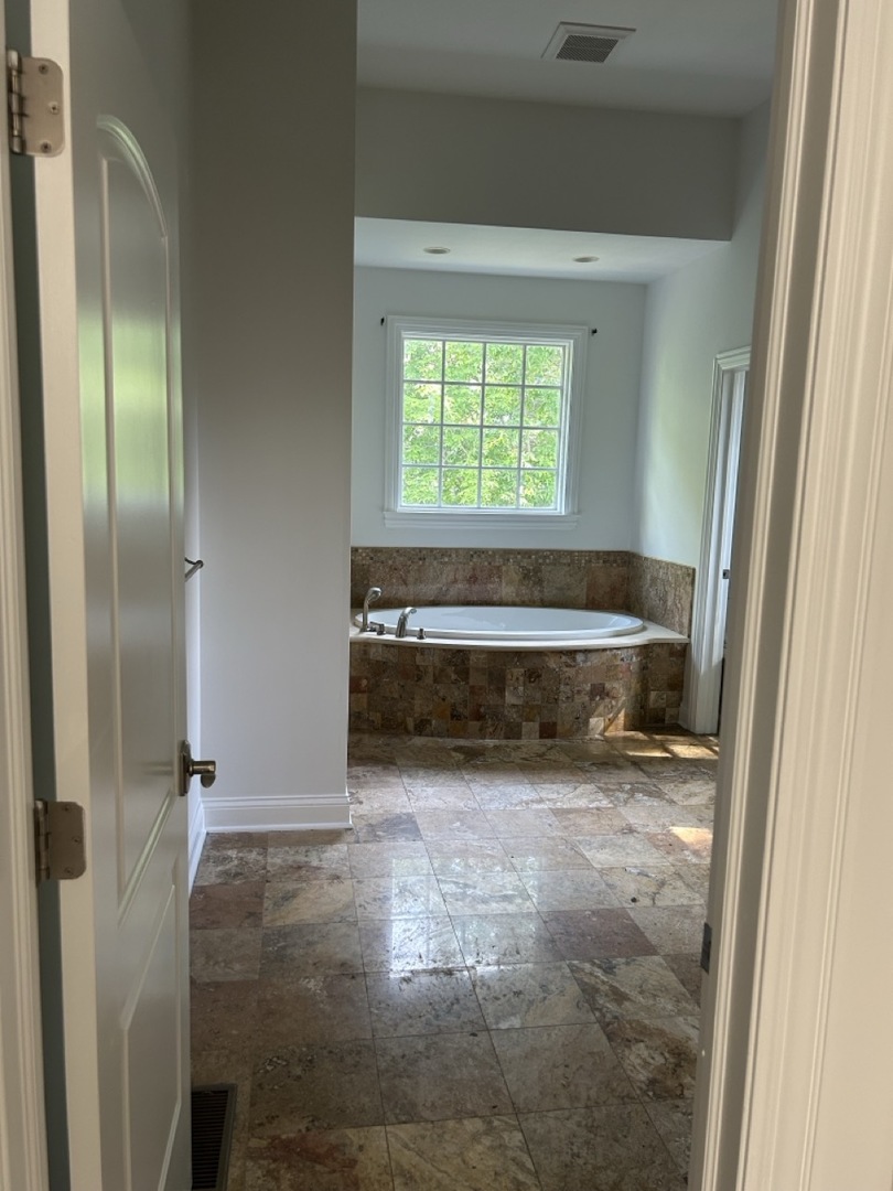 73 Locust Road, Winnetka, IL 60093
