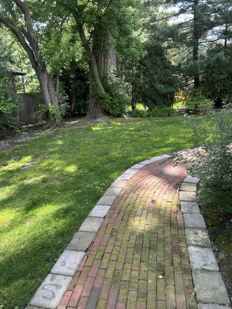 73 Locust Road, Winnetka, IL 60093