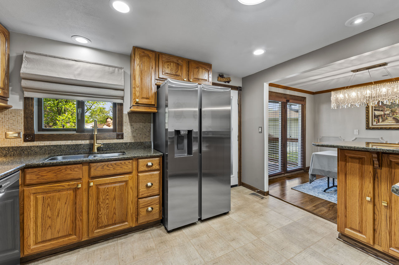 1214 Milton Lane, Schaumburg, IL 60193