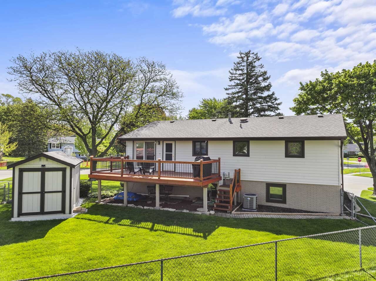 1214 Milton Lane, Schaumburg, IL 60193