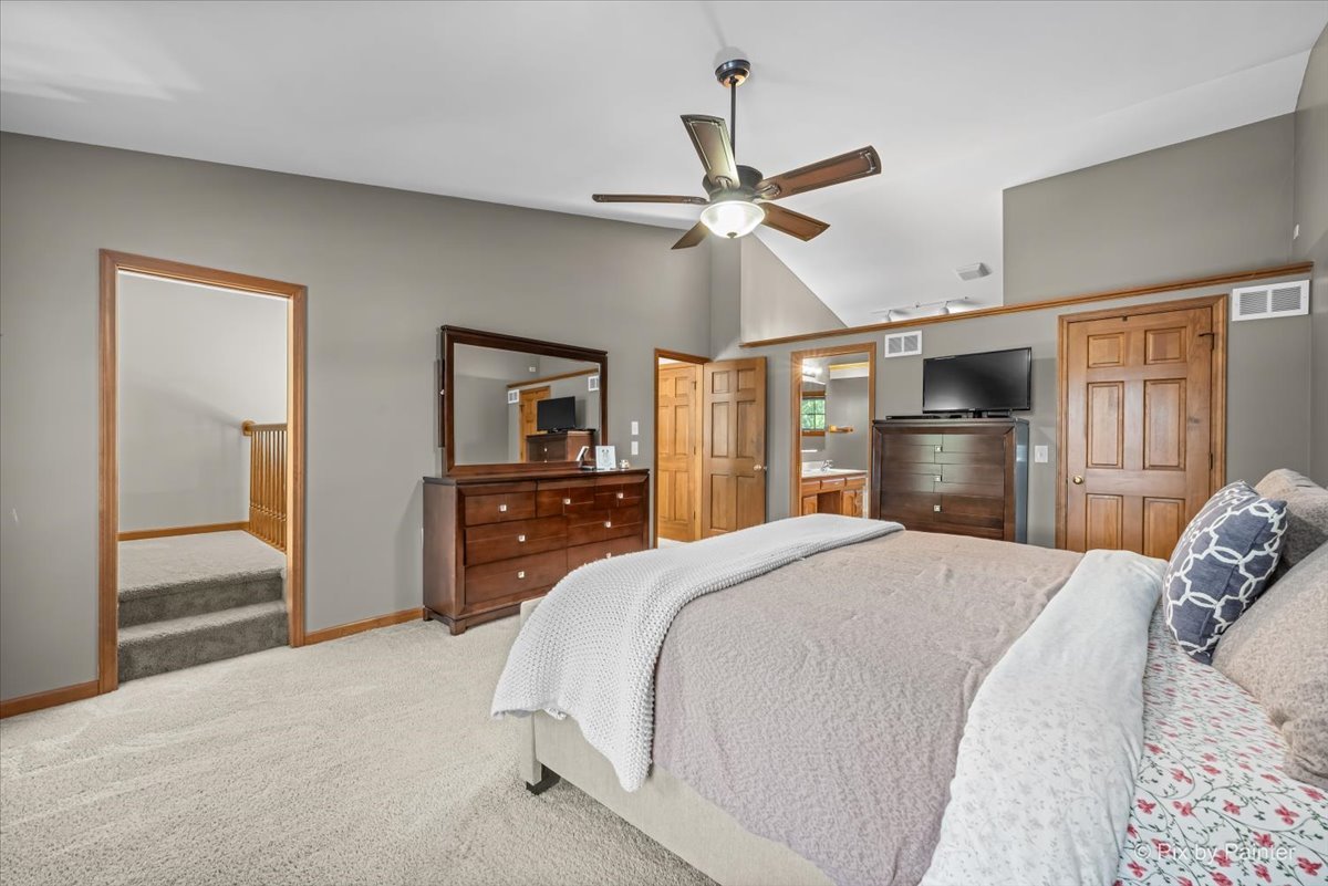 53 Breckenridge Drive, Aurora, IL 60504