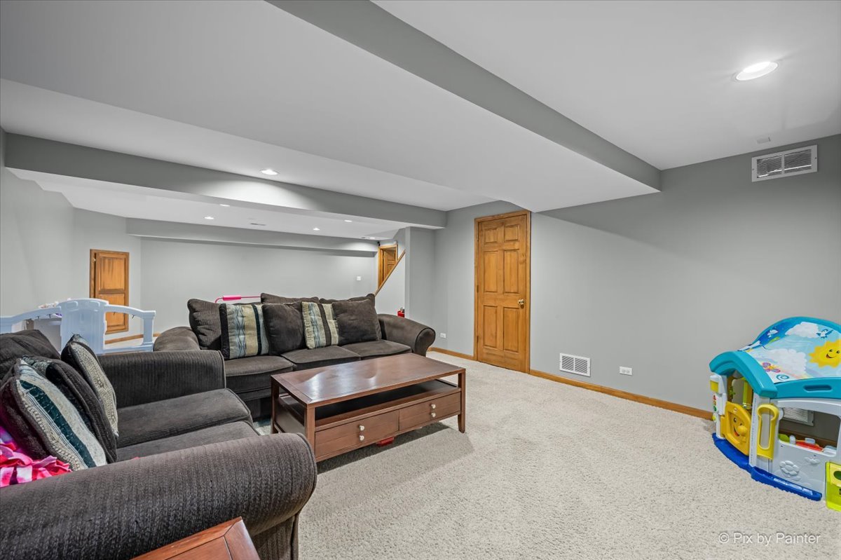 53 Breckenridge Drive, Aurora, IL 60504
