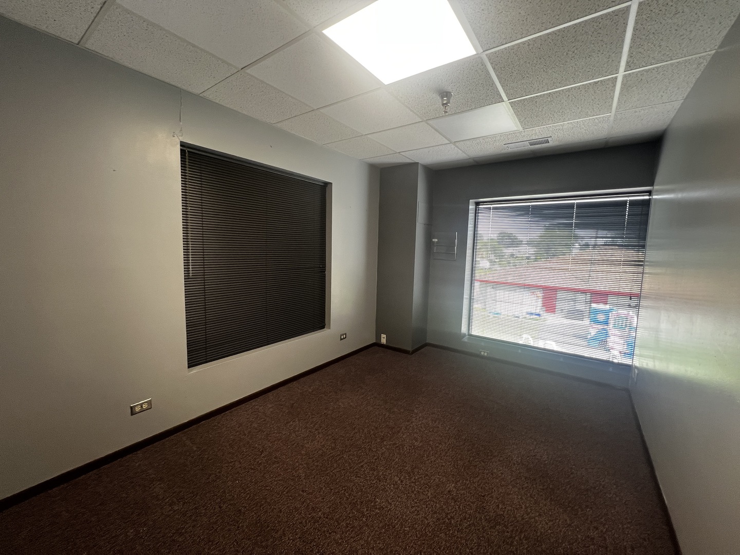 9944 S ROBERTS Road #208, Palos Hills, IL 60465