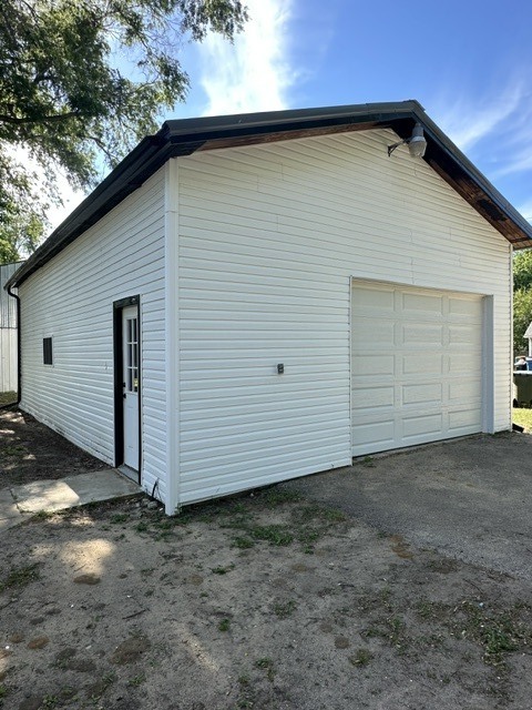 110 N Robert Drive, Godley, IL 60407
