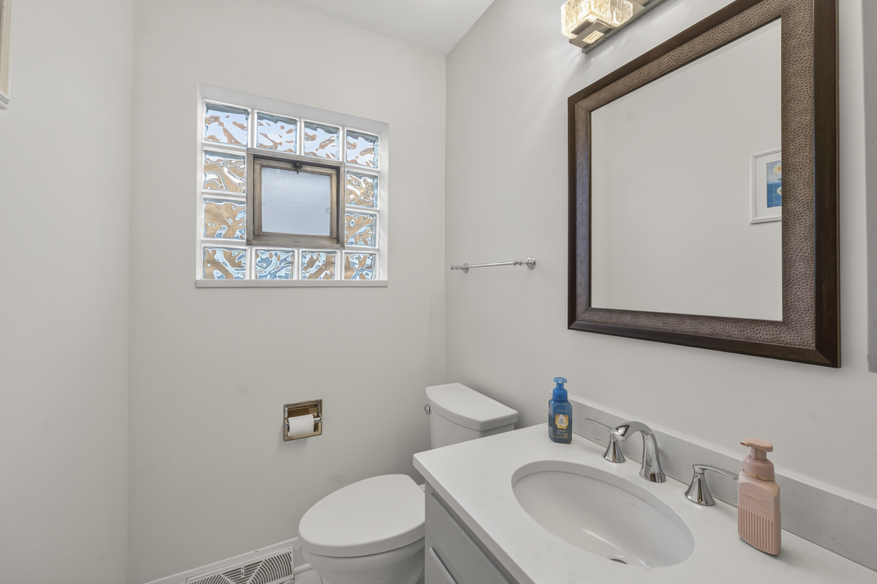 4618 W 87th Street, Chicago, IL 60652