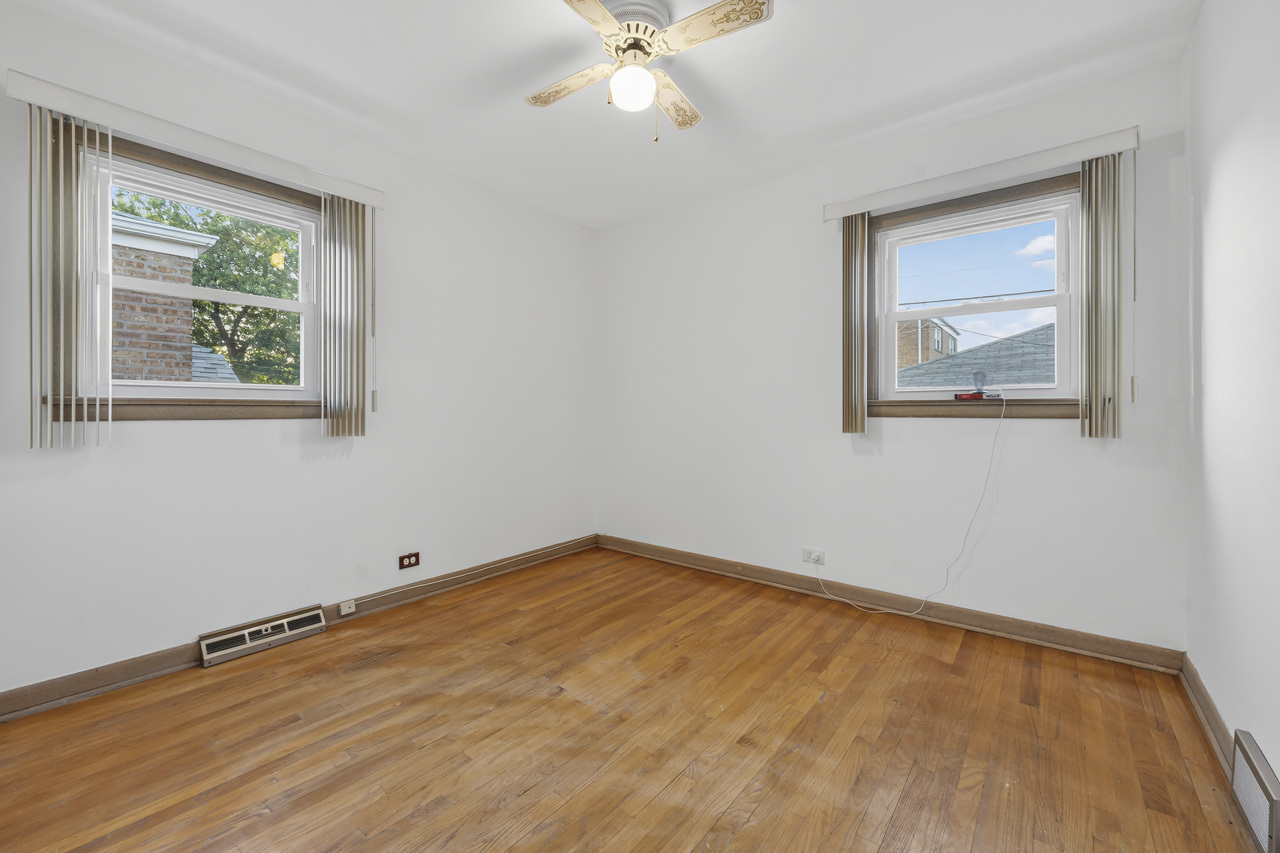 4618 W 87th Street, Chicago, IL 60652