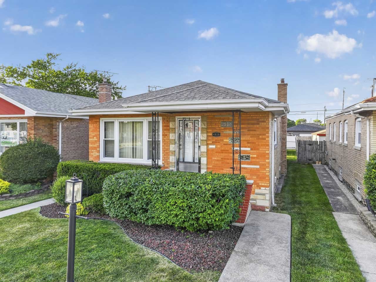 4618 W 87th Street, Chicago, IL 60652