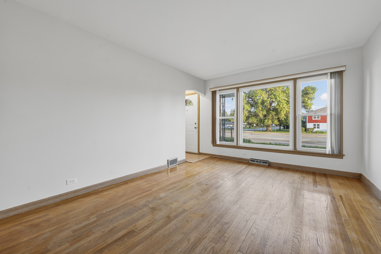 4618 W 87th Street, Chicago, IL 60652