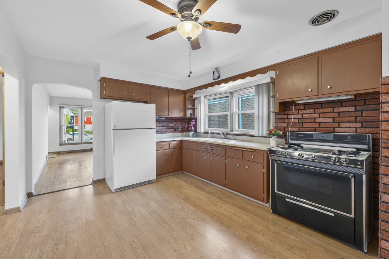 4618 W 87th Street, Chicago, IL 60652