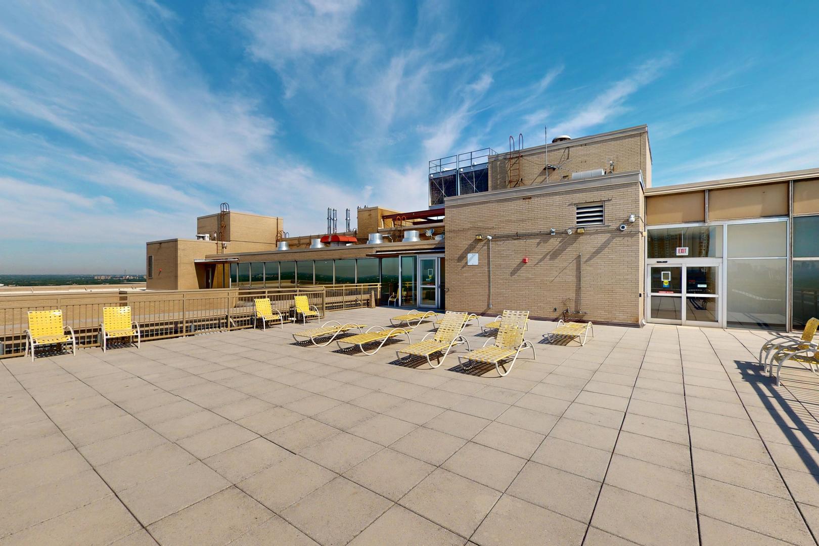 6301 N Sheridan Road #18E, Chicago, IL 60660