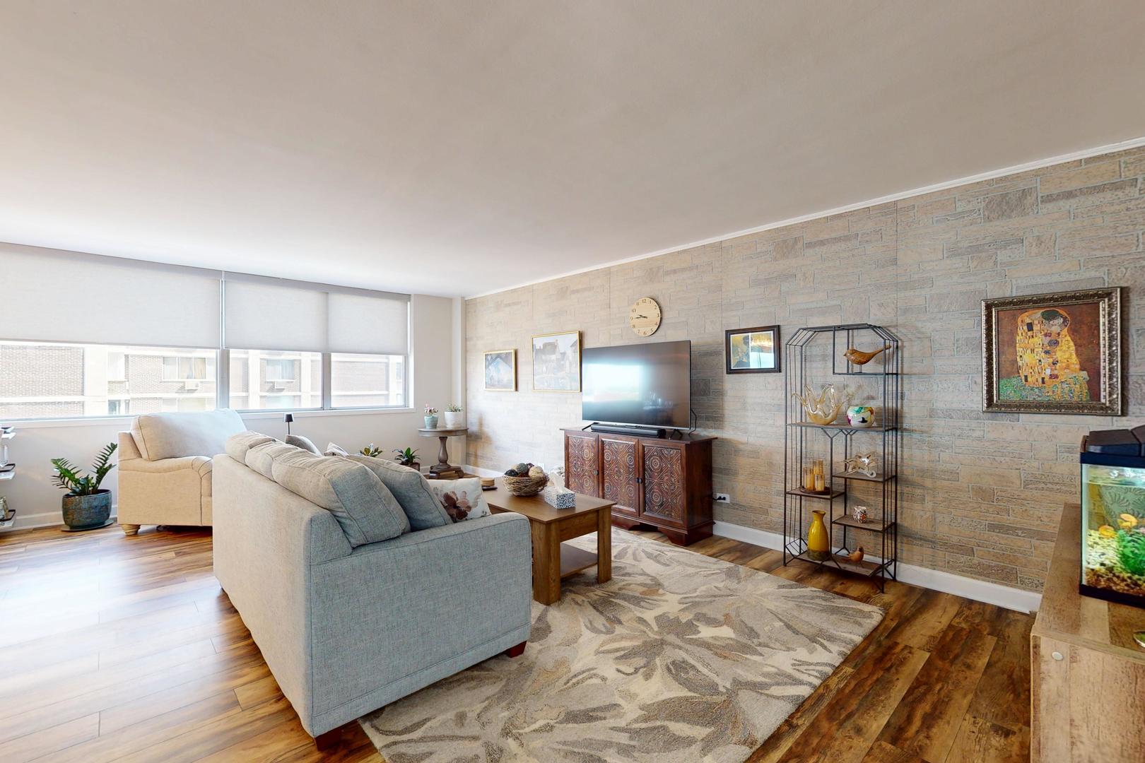6301 N Sheridan Road #18E, Chicago, IL 60660