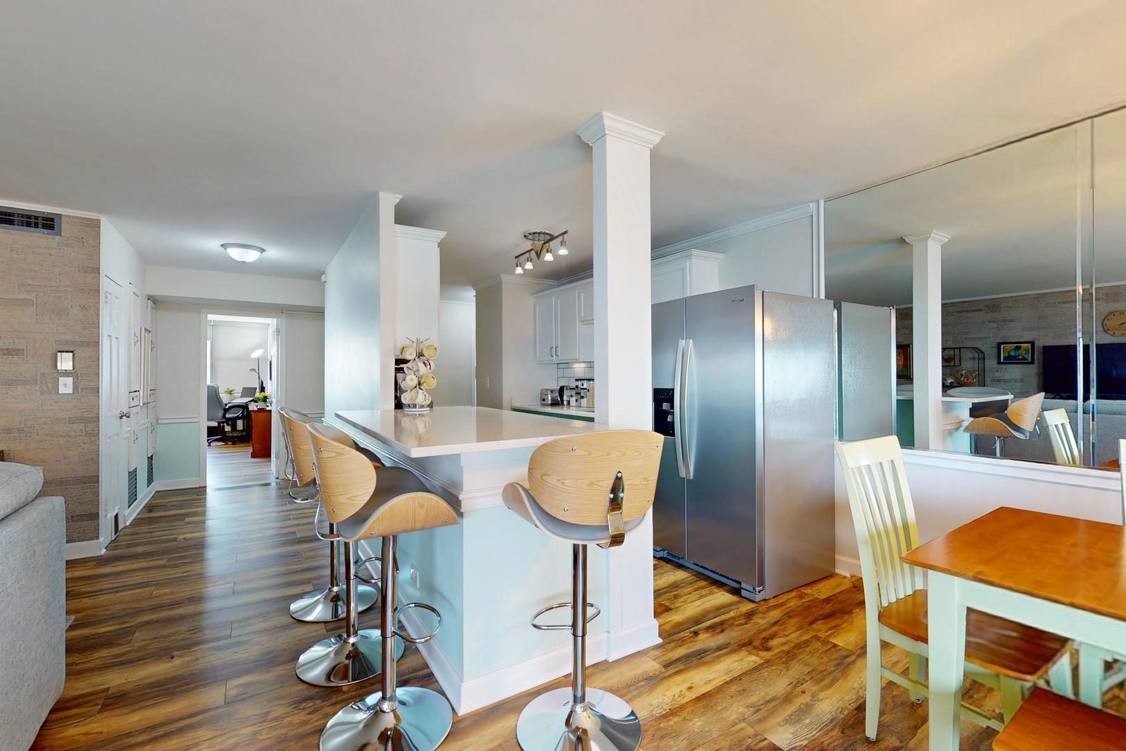 6301 N Sheridan Road #18E, Chicago, IL 60660