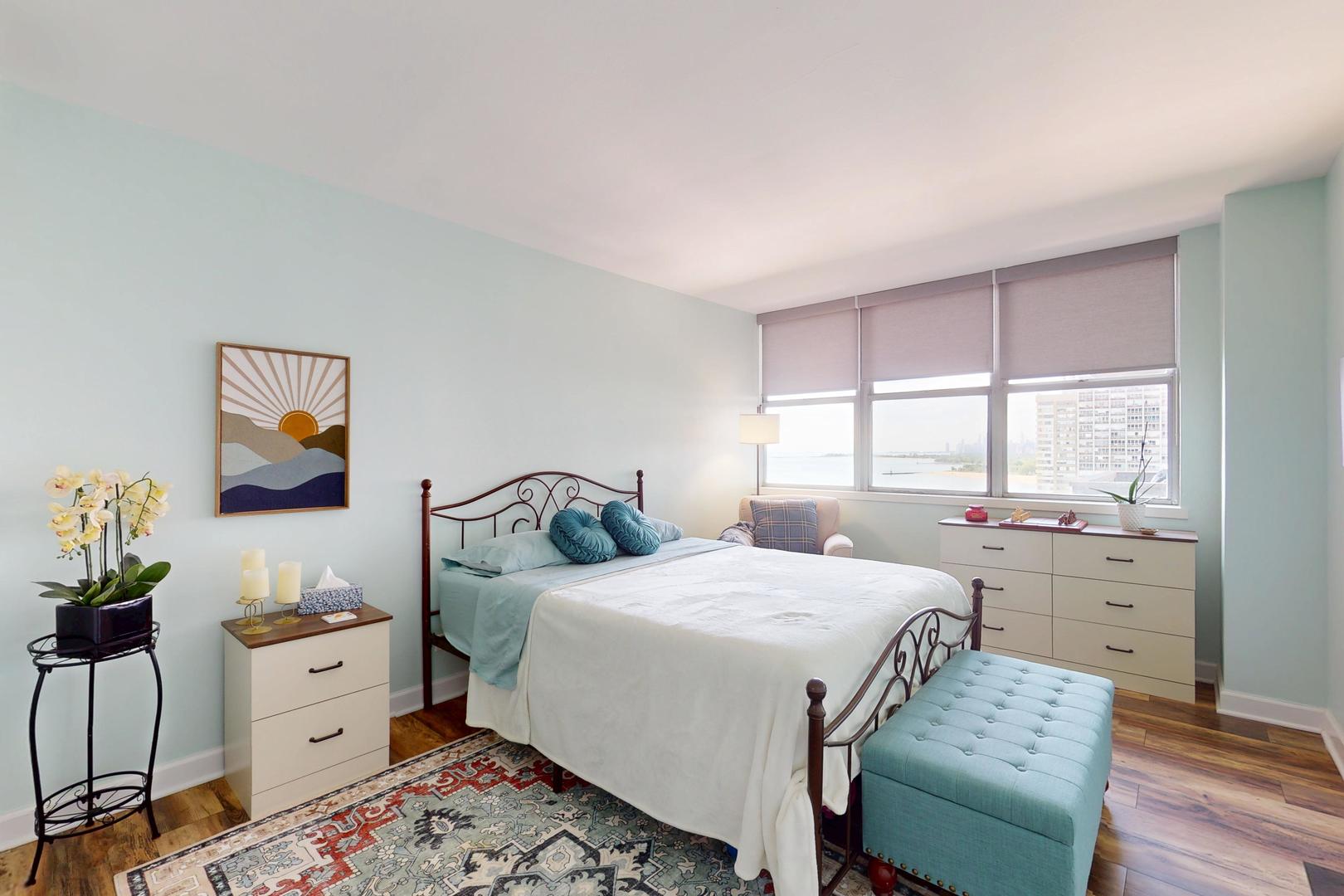 6301 N Sheridan Road #18E, Chicago, IL 60660