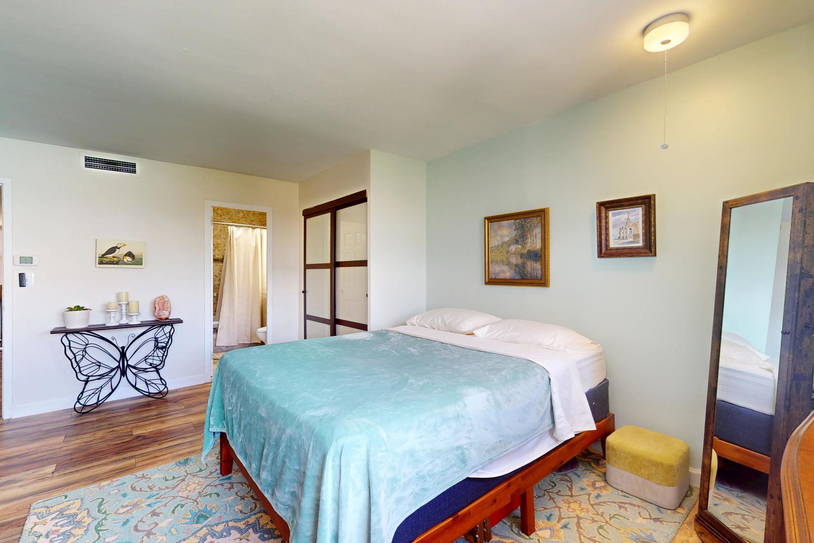 6301 N Sheridan Road #18E, Chicago, IL 60660