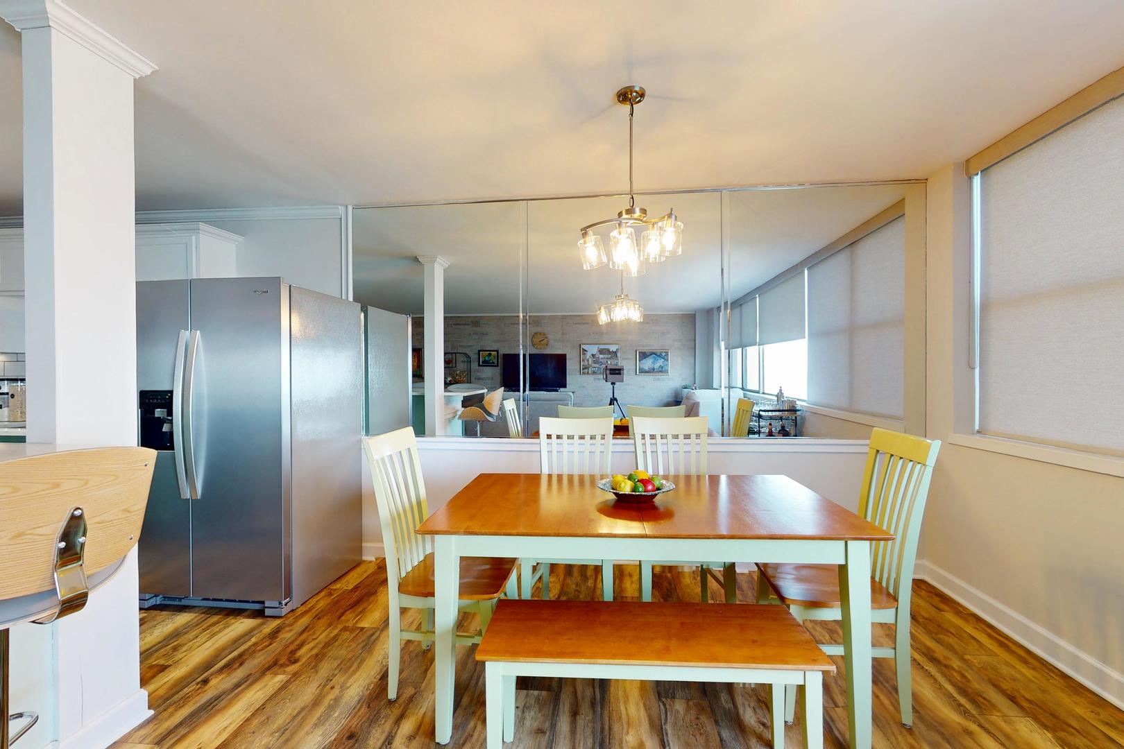 6301 N Sheridan Road #18E, Chicago, IL 60660