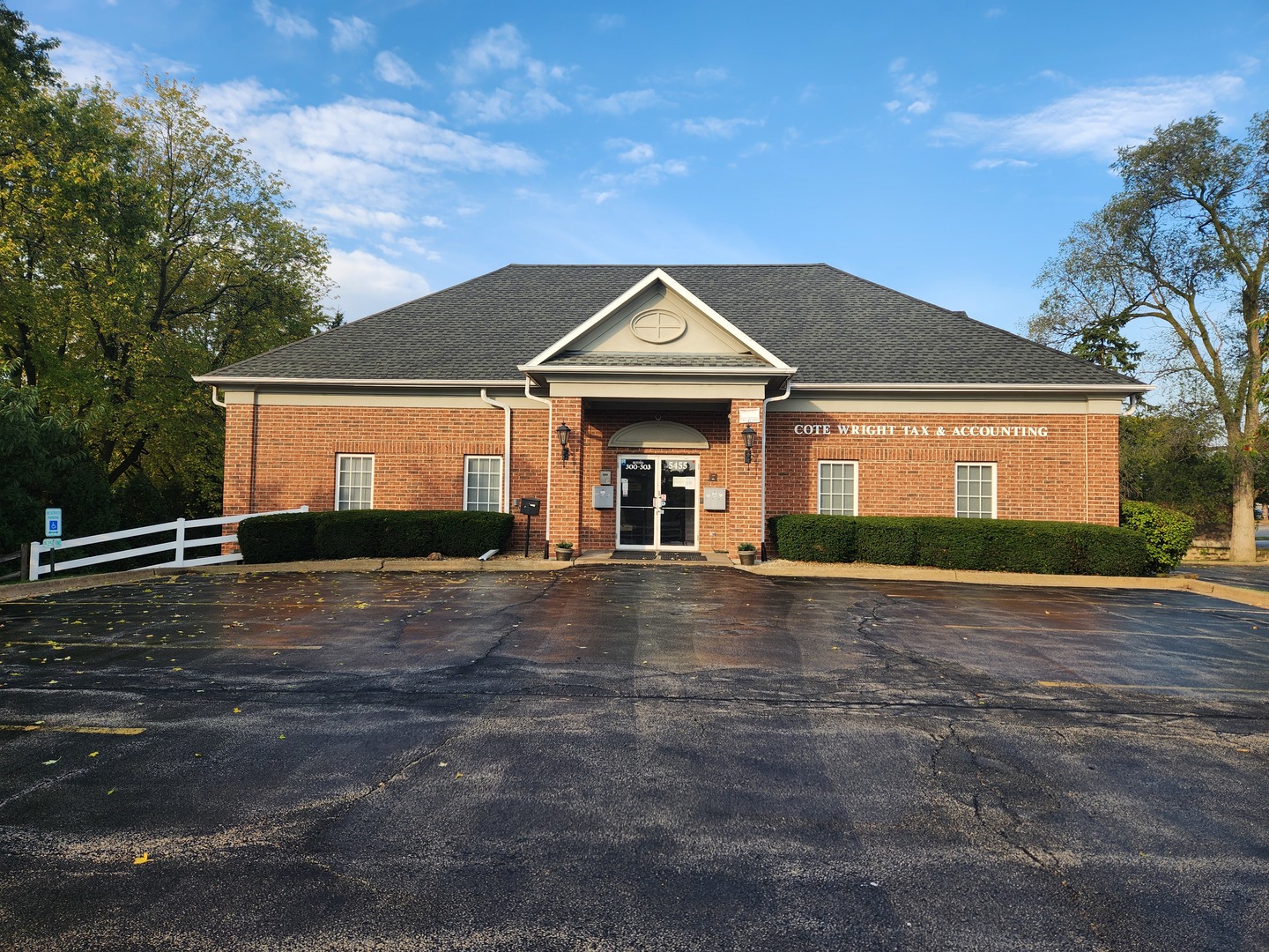 5455 Grand Avenue #302A, Gurnee, IL 60031