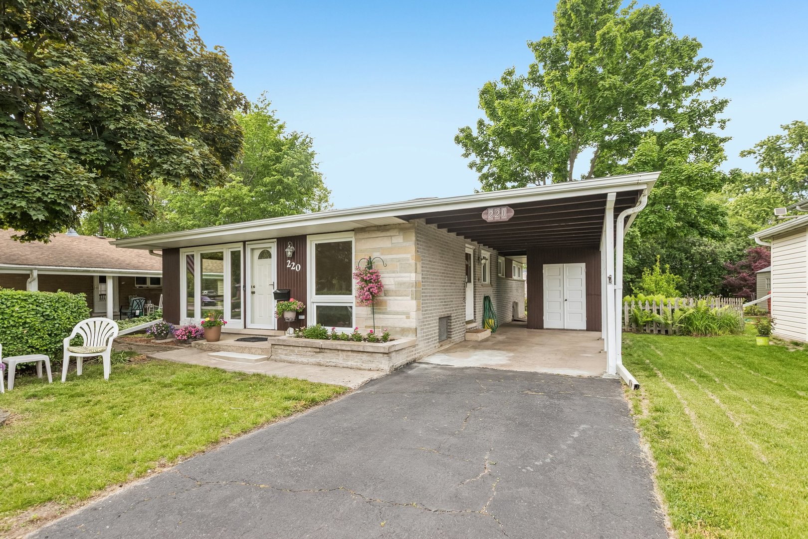 220 Voltz Road, Northbrook, IL 60062