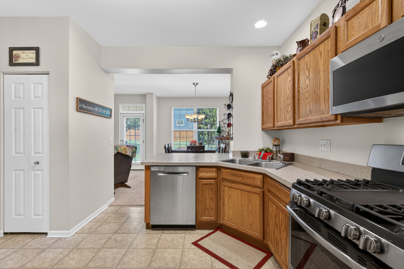 1688 Yellowstone Circle #47, Crystal Lake, IL 60014