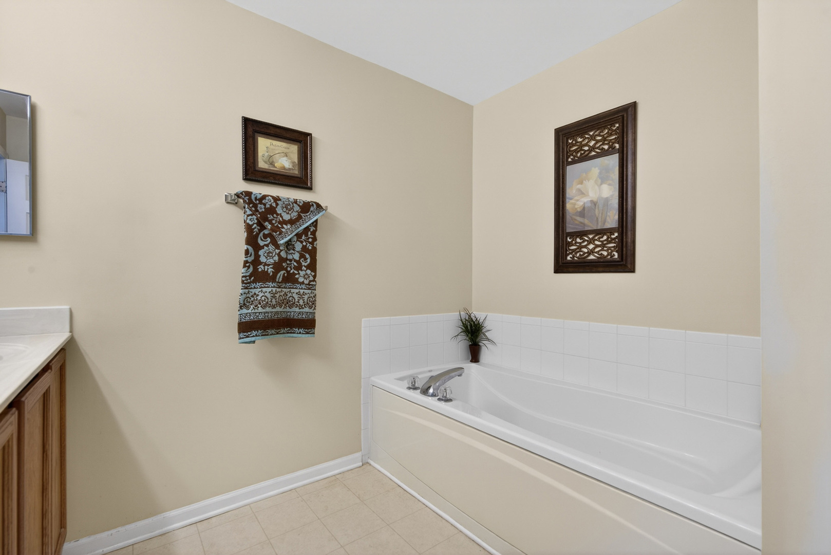 1688 Yellowstone Circle #47, Crystal Lake, IL 60014